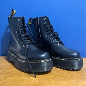 Dr. Martins Jadon boot smooth leather platforms.
